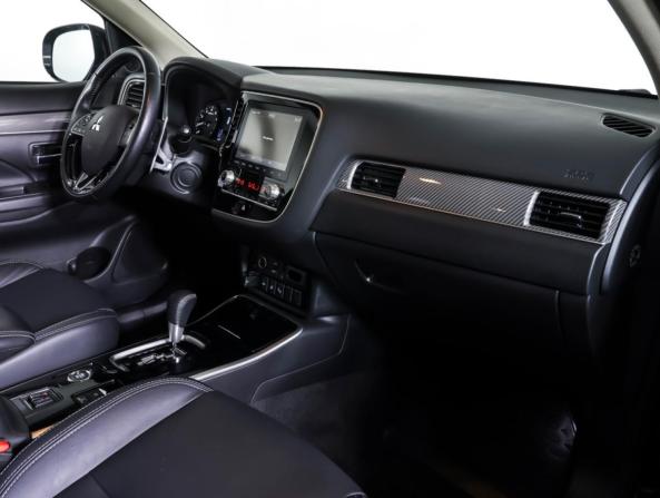 Mitsubishi Outlander III Рестайлинг 3 с пробегом 2022 года, цена 2 385 000 рублей, 72232 км, внедорожник, Автокод Объявления
