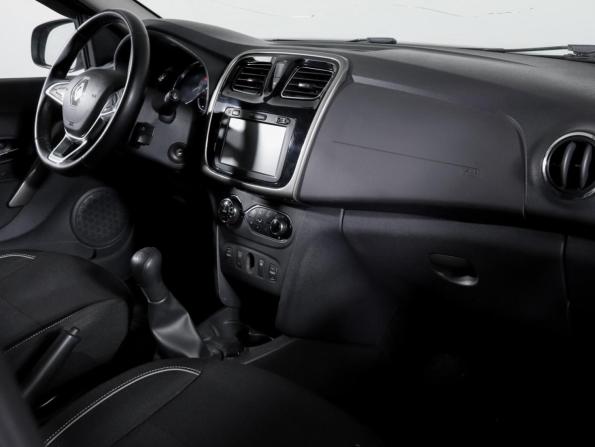 Renault Sandero II Рестайлинг с пробегом 2020 года, цена 1 000 000 рублей, 174336 км, хэтчбек, Автокод Объявления