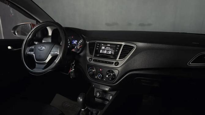 Hyundai Solaris II Рестайлинг с пробегом 2022 года, цена 1 620 000 рублей, 37911 км, седан, Автокод Объявления