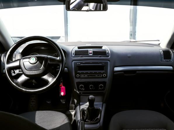 Skoda Octavia II (A5) Рестайлинг с пробегом 2012 года, цена 649 000 рублей, 187620 км, лифтбек, Автокод Объявления