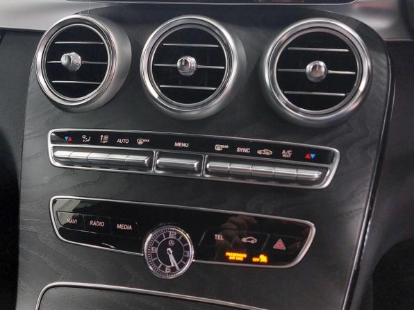 Mercedes-Benz C-Класс IV (W205) Рестайлинг с пробегом 2019 года, цена 2 490 000 рублей, 23422 км, седан, Автокод Объявления