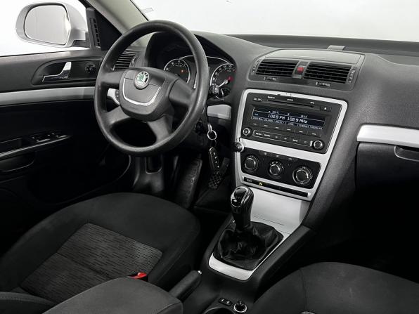 Skoda Octavia II (A5) Рестайлинг с пробегом 2011 года, цена 570 000 рублей, 389116 км, лифтбек, Автокод Объявления