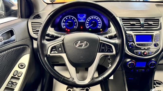 Hyundai Solaris I с пробегом 2013 года, цена 440 000 рублей, 224861 км, седан, Автокод Объявления