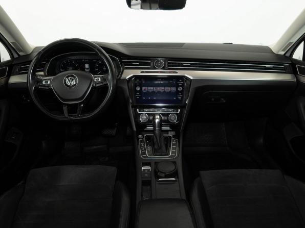 Volkswagen Passat B8 с пробегом 2017 года, цена 1 780 000 рублей, 201375 км, седан, Автокод Объявления