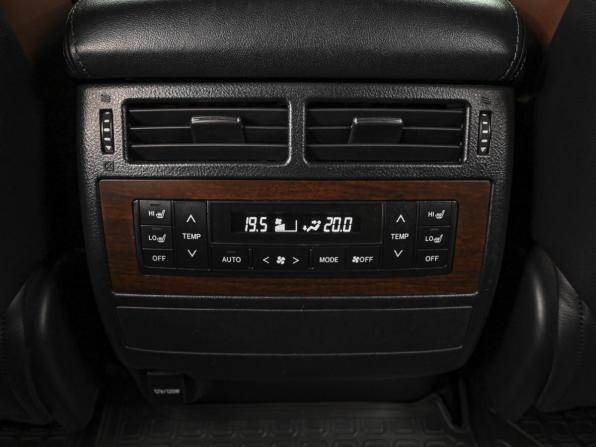 Toyota Land Cruiser 200 Series Рестайлинг 2 с пробегом 2016 года, цена 5 542 111 рублей, 221874 км, внедорожник, Автокод Объявления