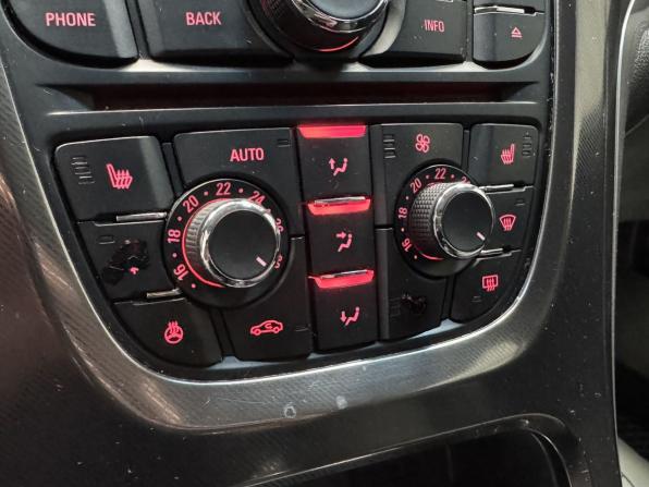 Opel Astra J с пробегом 2011 года, цена 599 000 рублей, 195596 км, хэтчбек, Автокод Объявления