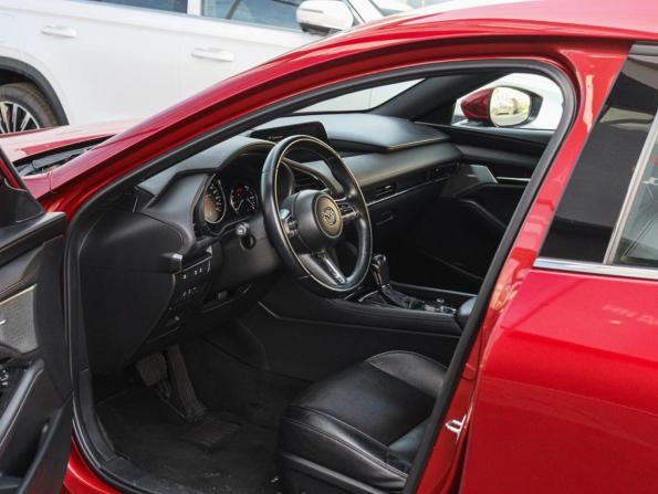 Mazda 3 IV (BP) с пробегом 2019 года, цена 2 315 000 рублей, 72154 км, хэтчбек, Автокод Объявления