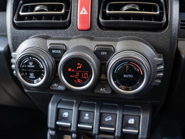 Suzuki Jimny IV с пробегом 2020 года, цена 2 250 000 рублей, 111320 км, внедорожник, Автокод Объявления
