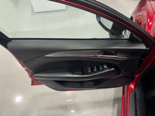 Mazda 6 III (GJ) Рестайлинг 2 с пробегом 2019 года, цена 2 595 000 рублей, 76500 км, седан, Автокод Объявления