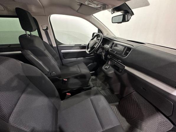 Peugeot Traveller I с пробегом 2018 года, цена 2 410 000 рублей, 136292 км, минивэн, Автокод Объявления