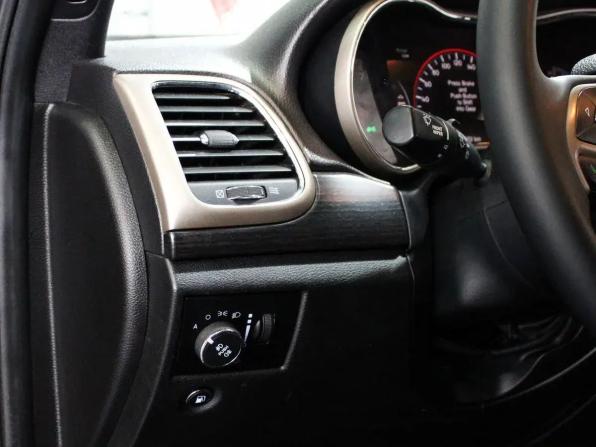 Jeep Grand Cherokee IV (WK2) Рестайлинг с пробегом 2013 года, цена 2 455 000 рублей, 71622 км, внедорожник, Автокод Объявления