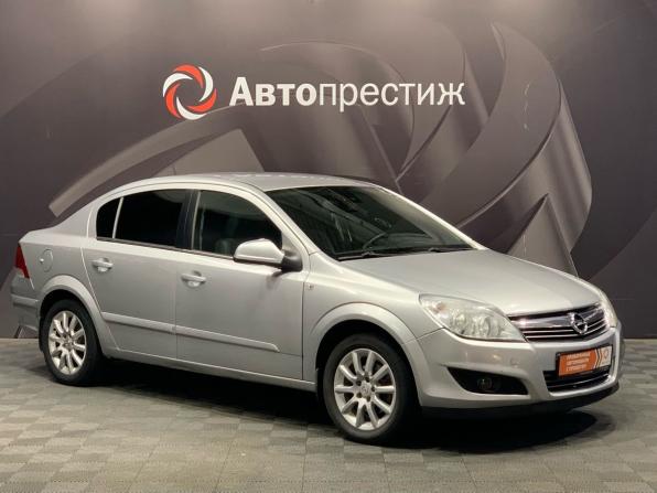 Opel Astra H Рестайлинг с пробегом 2012 года, цена 560 000 рублей, 170000 км, седан, Автокод Объявления