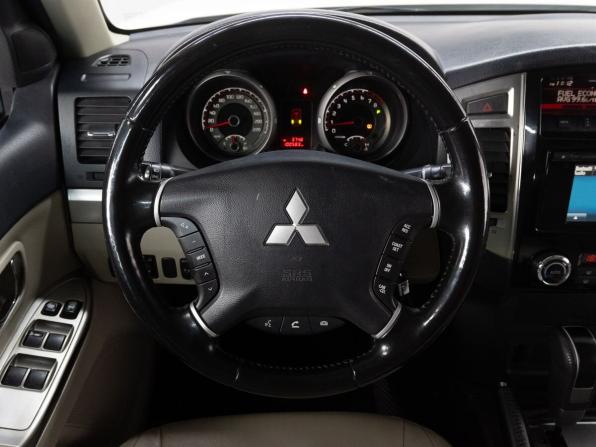 Mitsubishi Pajero IV Рестайлинг 2 с пробегом 2017 года, цена 3 399 000 рублей, 100581 км, внедорожник, Автокод Объявления