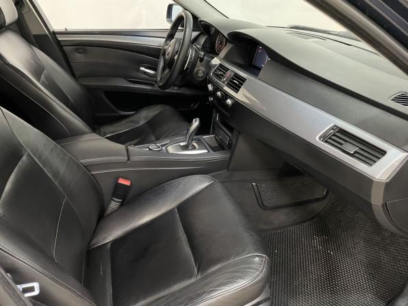 BMW 5 серии V (E60/E61) Рестайлинг с пробегом 2007 года, цена 1 020 000 рублей, 264343 км, седан, Автокод Объявления