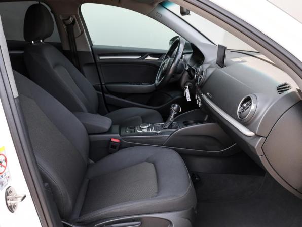 Audi A3 III (8V) Рестайлинг с пробегом 2018 года, цена 1 449 000 рублей, 164978 км, седан, Автокод Объявления