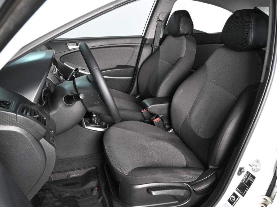 Hyundai Solaris I Ростов-на-Дону  - изображение 10