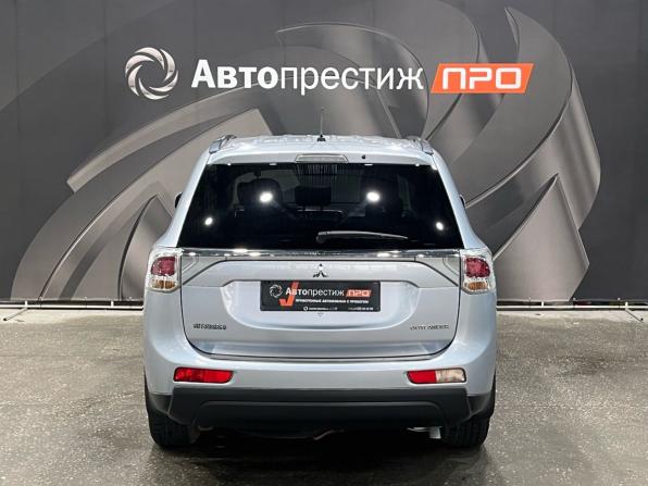 Mitsubishi Outlander III с пробегом 2012 года, цена 1 310 000 рублей, 196200 км, внедорожник, Автокод Объявления