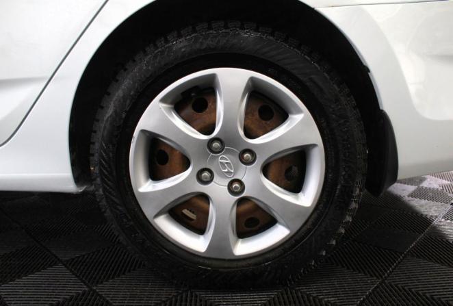 Hyundai Solaris I с пробегом 2012 года, цена 920 000 рублей, 80121 км, седан, Автокод Объявления