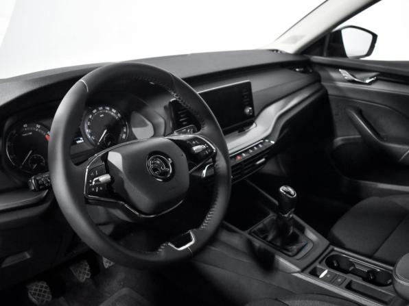 Skoda Octavia IV (A8) с пробегом 2021 года, цена 1 710 000 рублей, 137887 км, лифтбек, Автокод Объявления