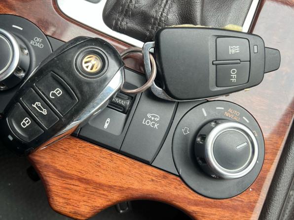 Volkswagen Touareg II с пробегом 2011 года, цена 1 759 000 рублей, 429000 км, внедорожник, Автокод Объявления