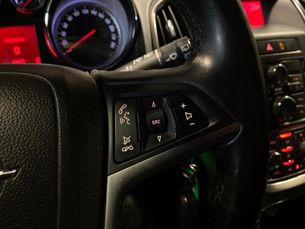 Opel Astra J с пробегом 2011 года, цена 790 000 рублей, 122182 км, хэтчбек, Автокод Объявления