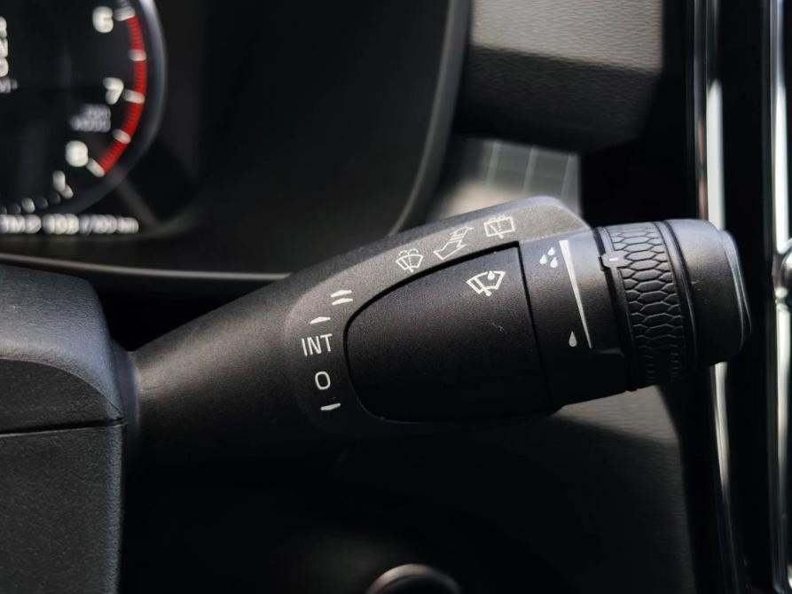 Volvo XC40 I Санкт-Петербург  - изображение 17