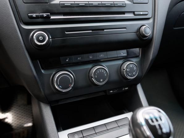 Skoda Octavia III (A7) с пробегом 2013 года, цена 750 000 рублей, 277101 км, лифтбек, Автокод Объявления