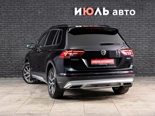 Volkswagen Tiguan II с пробегом 2018 года, цена 2 550 000 рублей, 125703 км, внедорожник, Автокод Объявления