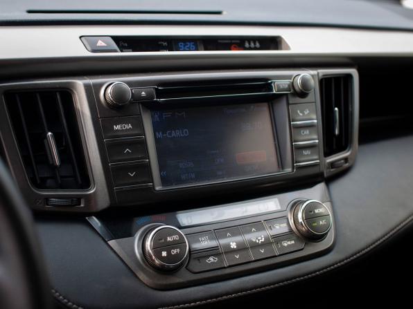 Toyota RAV4 IV (XA40) с пробегом 2013 года, цена 1 800 000 рублей, 249285 км, внедорожник, Автокод Объявления