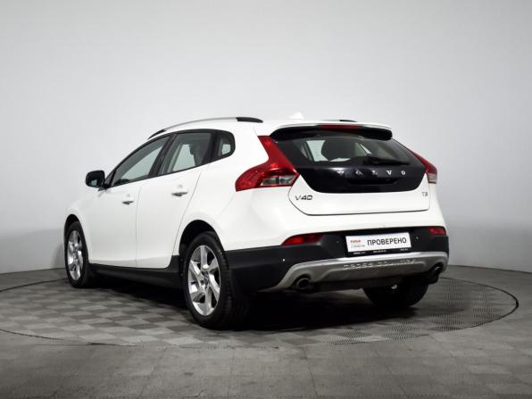 Volvo V40 Cross Country I Рестайлинг с пробегом 2016 года, цена 1 329 000 рублей, 162313 км, хэтчбек, Автокод Объявления