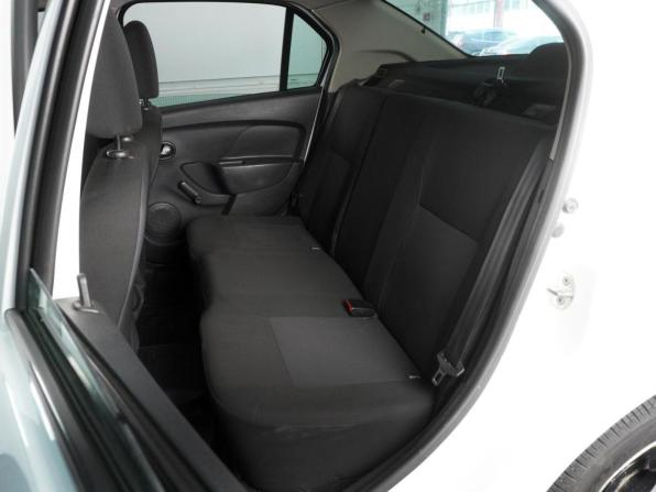 Renault Logan II с пробегом 2018 года, цена 690 000 рублей, 111036 км, седан, Автокод Объявления