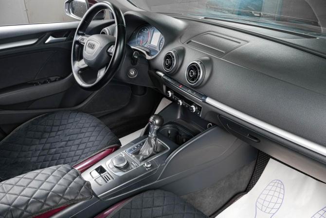 Audi A3 III (8V) с пробегом 2013 года, цена 1 049 000 рублей, 288040 км, хэтчбек, Автокод Объявления