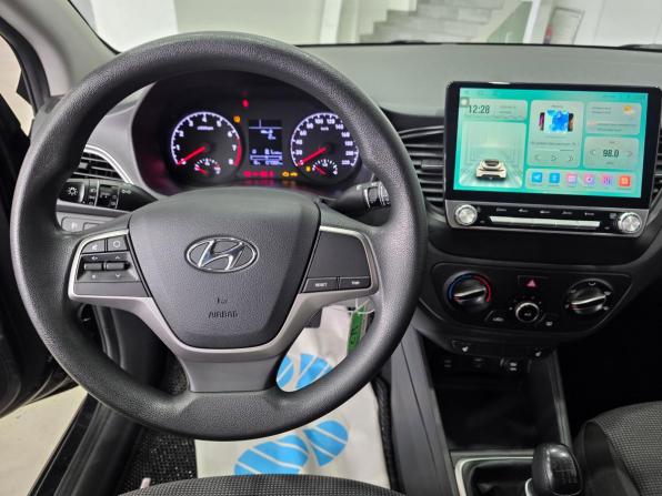 Hyundai Solaris II с пробегом 2019 года, цена 1 349 000 рублей, 107082 км, седан, Автокод Объявления