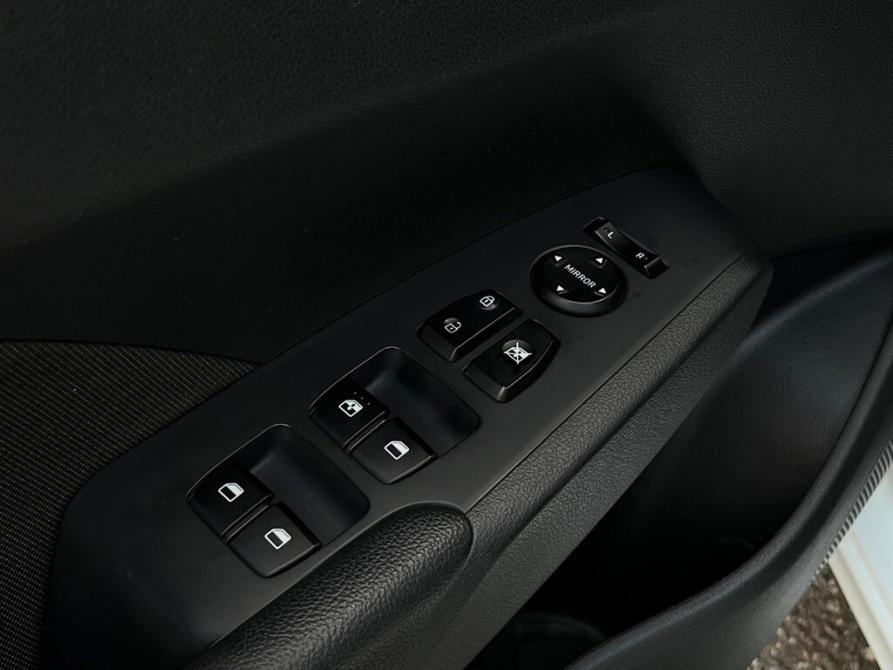 Hyundai Solaris II Санкт-Петербург  - изображение 19