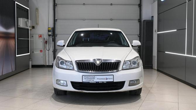 Skoda Octavia II (A5) Рестайлинг с пробегом 2013 года, цена 650 000 рублей, 256221 км, лифтбек, Автокод Объявления