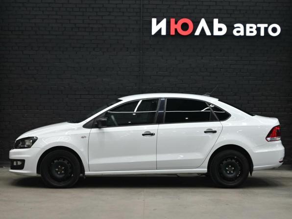 Volkswagen Polo V Рестайлинг с пробегом 2017 года, цена 1 100 000 рублей, 110482 км, седан, Автокод Объявления