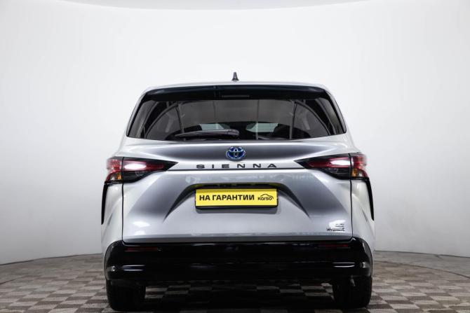 Toyota Sienna IV с пробегом 2021 года, цена 4 299 000 рублей, 5000 км, минивэн, Автокод Объявления