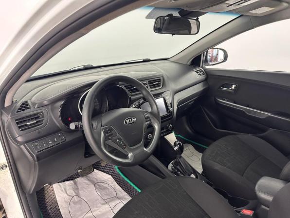 Kia Rio III Рестайлинг с пробегом 2015 года, цена 1 104 000 рублей, 122751 км, хэтчбек, Автокод Объявления