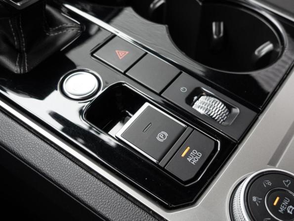 Volkswagen Touareg III с пробегом 2018 года, цена 4 350 000 рублей, 160482 км, внедорожник, Автокод Объявления