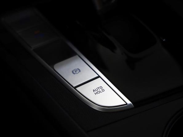 Hyundai Elantra VII (CN7) Рестайлинг с пробегом 2023 года, цена 2 149 000 рублей, 41450 км, седан, Автокод Объявления