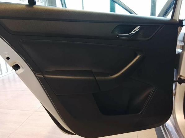 Skoda Rapid I с пробегом 2014 года, цена 1 199 000 рублей, 65000 км, лифтбек, Автокод Объявления