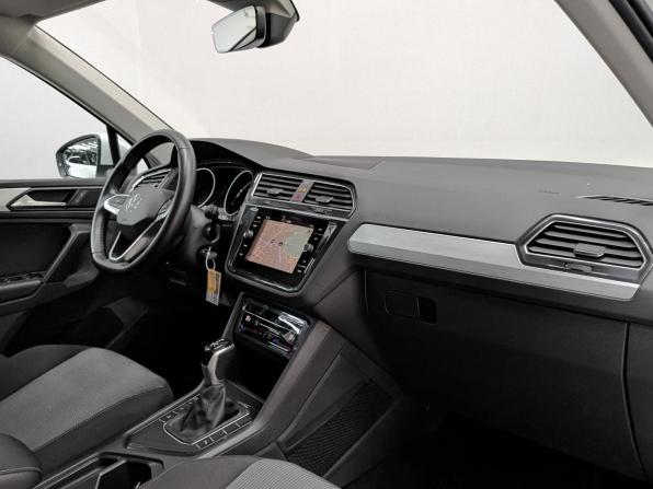 Volkswagen Tiguan II Рестайлинг с пробегом 2022 года, цена 3 155 000 рублей, 30461 км, внедорожник, Автокод Объявления