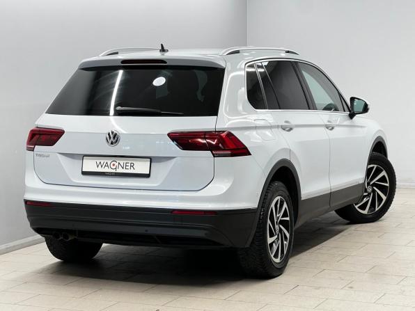 Volkswagen Tiguan II с пробегом 2018 года, цена 1 880 000 рублей, 98836 км, внедорожник, Автокод Объявления