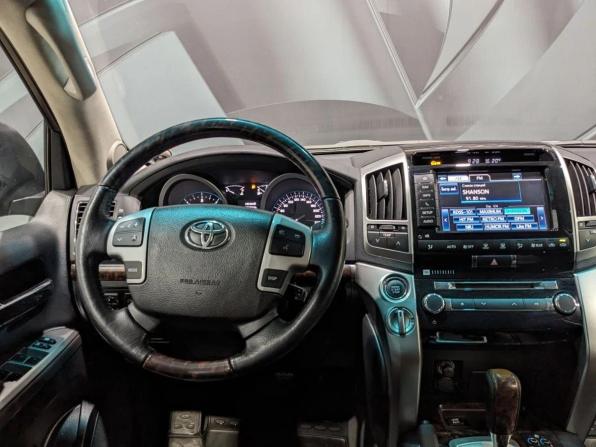 Toyota Land Cruiser 200 Series Рестайлинг 1 с пробегом 2012 года, цена 3 190 000 рублей, 391615 км, внедорожник, Автокод Объявления