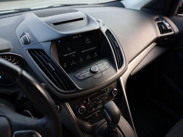 Ford Kuga II Рестайлинг с пробегом 2018 года, цена 1 520 000 рублей, 135921 км, внедорожник, Автокод Объявления
