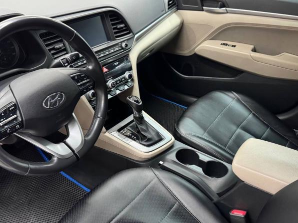 Hyundai Elantra VI (AD) Рестайлинг с пробегом 2018 года, цена 1 399 900 рублей, 50000 км, седан, Автокод Объявления