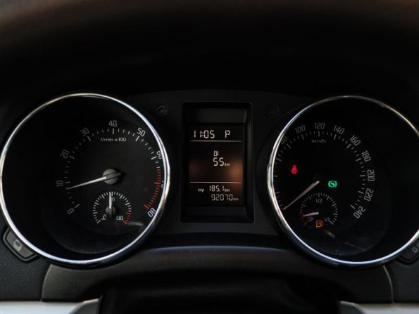 Skoda Yeti I с пробегом 2010 года, цена 950 000 рублей, 92048 км, внедорожник, Автокод Объявления