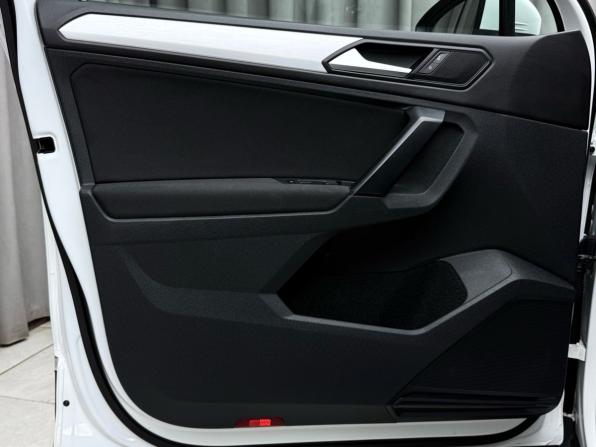 Volkswagen Tiguan II Рестайлинг с пробегом 2021 года, цена 2 349 000 рублей, 49622 км, внедорожник, Автокод Объявления