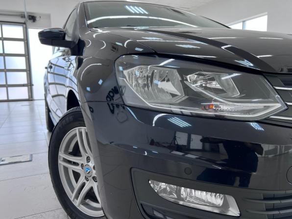 Volkswagen Polo V Рестайлинг с пробегом 2019 года, цена 1 630 000 рублей, 57888 км, седан, Автокод Объявления