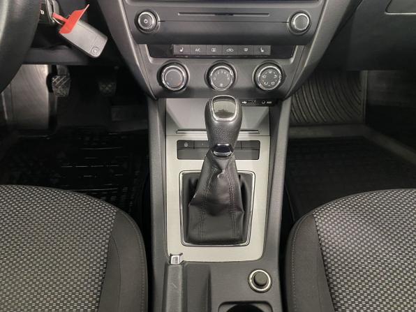 Skoda Octavia III (A7) с пробегом 2014 года, цена 950 000 рублей, 143141 км, лифтбек, Автокод Объявления